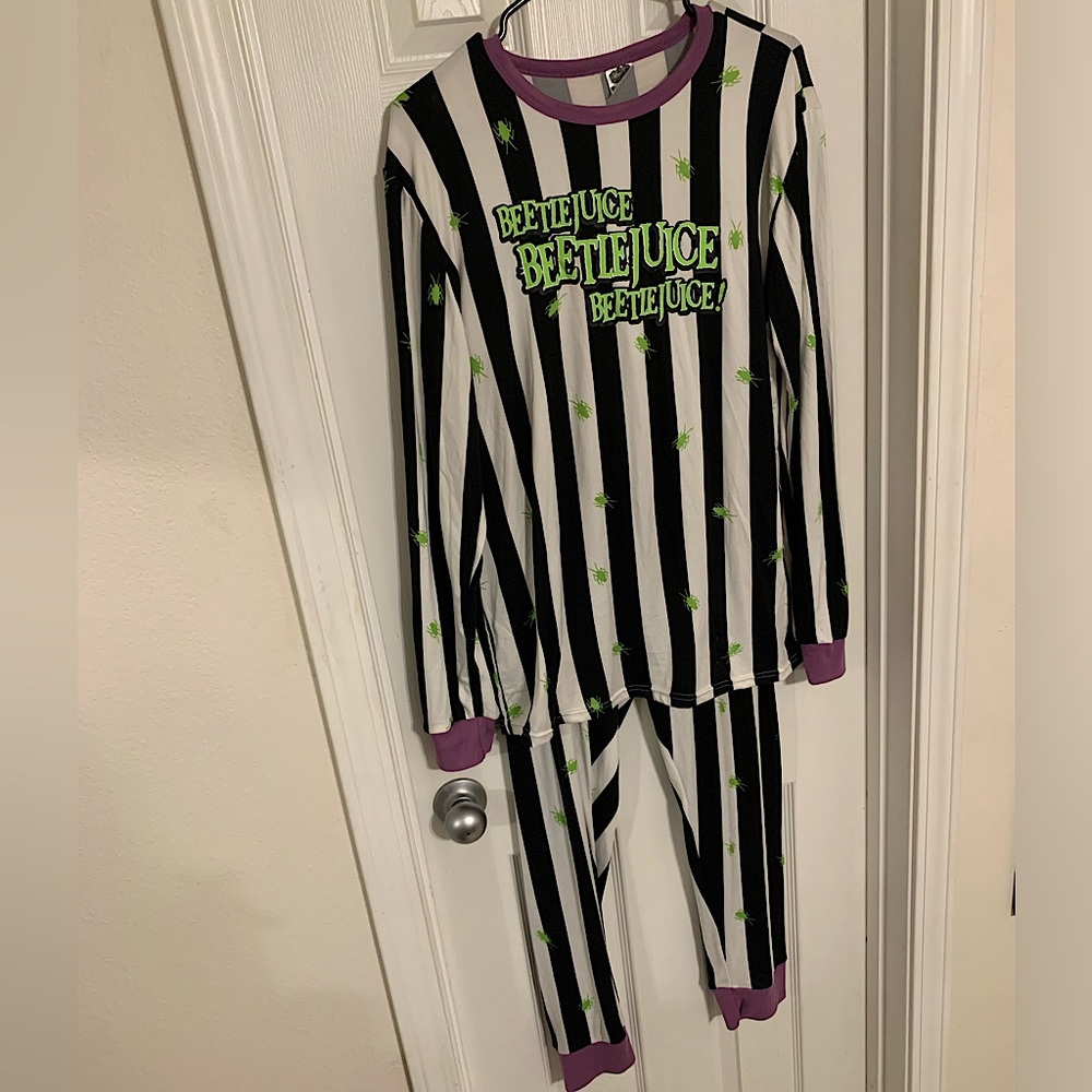New Spirit Halloween Beetlejuice Pajama Set